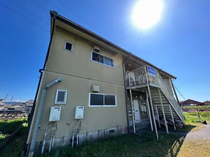 鹿児島県霧島市国分姫城の賃貸アパートの外観