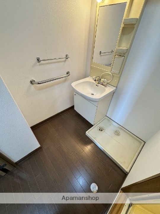 鹿児島県霧島市隼人町見次の賃貸マンションの内装