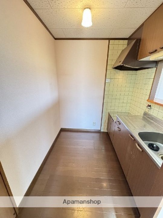 鹿児島県霧島市隼人町見次の賃貸マンションの内装