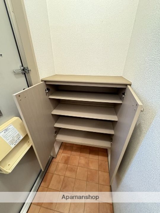 鹿児島県霧島市隼人町姫城3丁目の賃貸アパートの内装