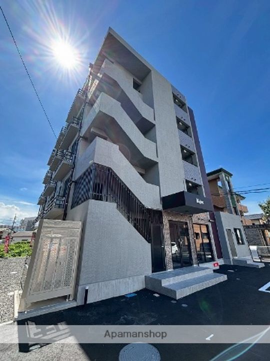 鹿児島県霧島市国分府中町の賃貸マンションの外観