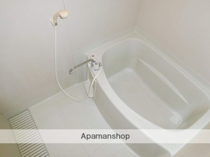 鹿児島県姶良市加治木町木田の賃貸アパートの玄関