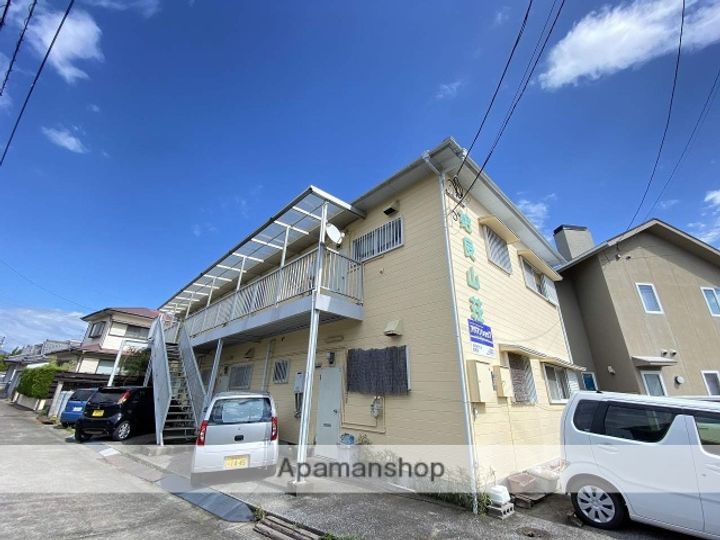 鹿児島県姶良市西餅田の賃貸アパートの外観