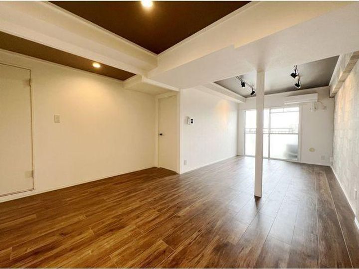 フリージア高木の居間