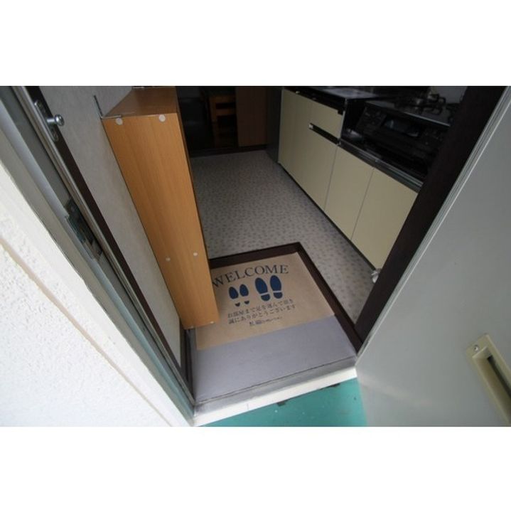 トーマアパートの玄関