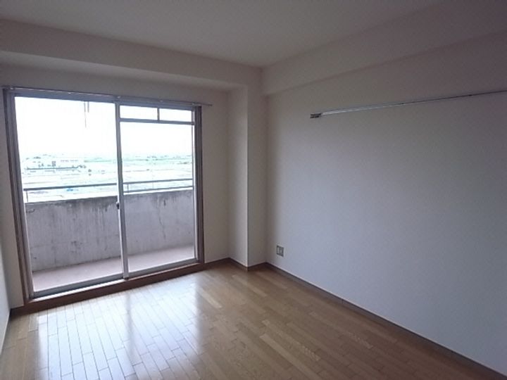 岐阜県岐阜市小野1(マンション)の賃貸物件の居間