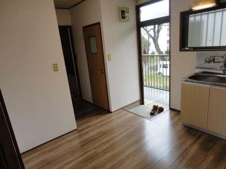 神奈川県座間市入谷東3(アパート)の賃貸物件の玄関