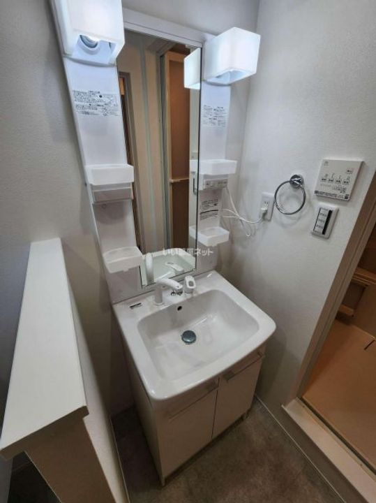 大阪府堺市西区鳳東町3(アパート)の賃貸物件の内装