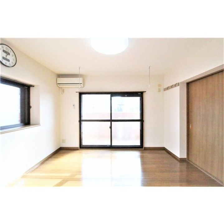 群馬県高崎市中尾町(マンション)の賃貸物件の居間