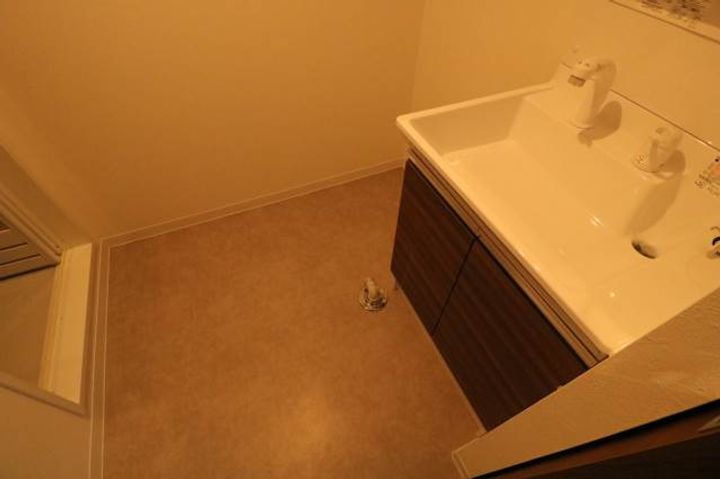 ラグゼ山の手の内装