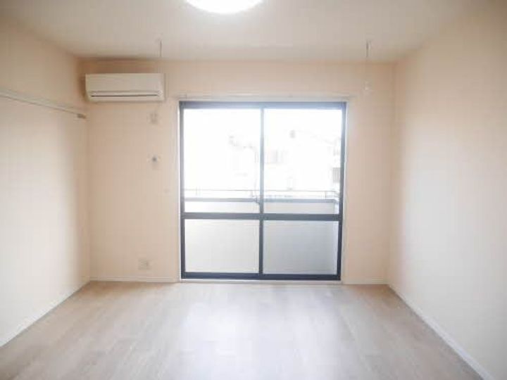 第2グランドール Eの居間