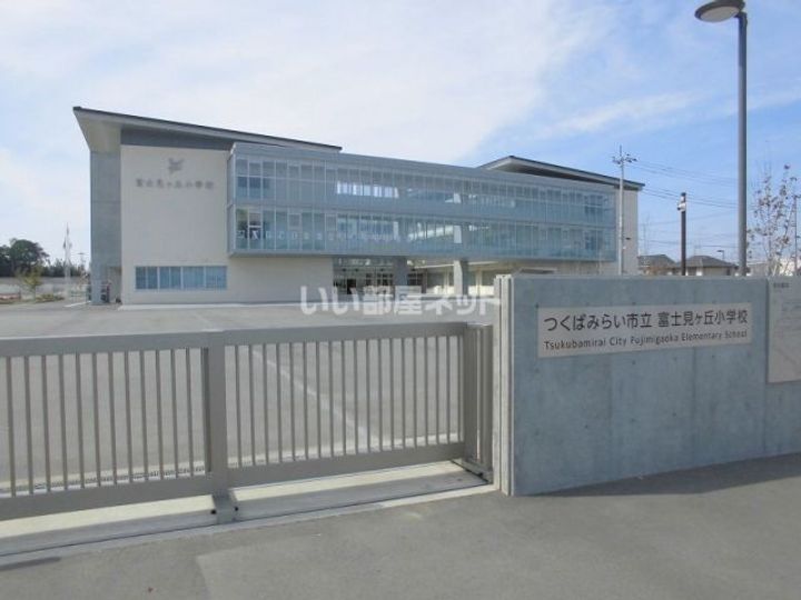 レセンテ紫峰ヶ丘E棟の周辺