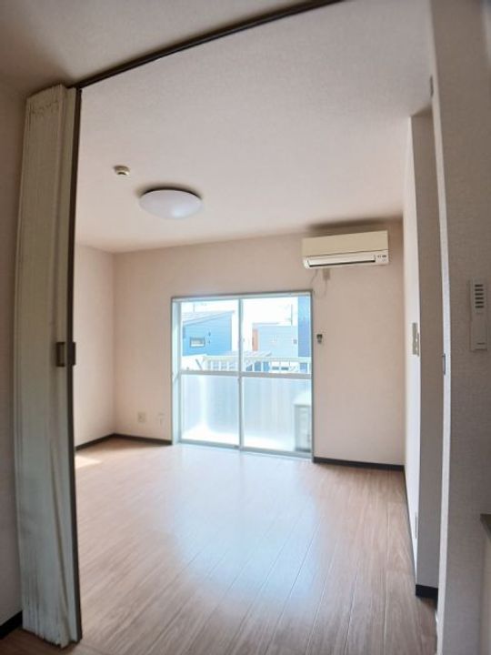 新潟県三条市荒町2(アパート)の賃貸物件の居間