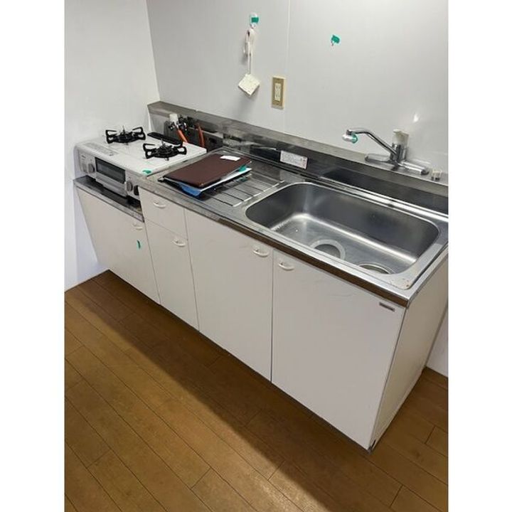 ロイヤル前山のキッチン