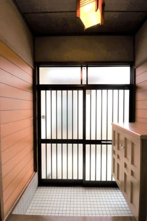 長野県伊那市上新田(一戸建)の賃貸物件の玄関