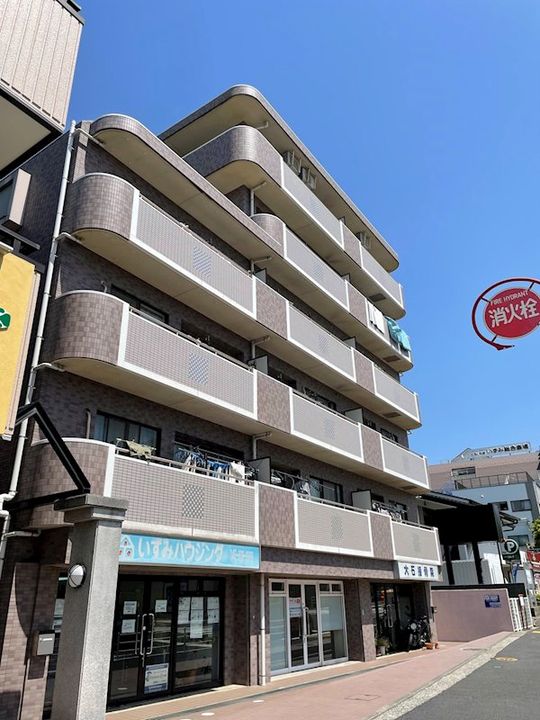 フェリースいずみ中央の外観