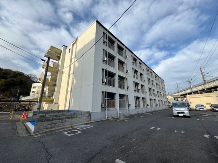 ビレッジハウス下更地2号棟の外観