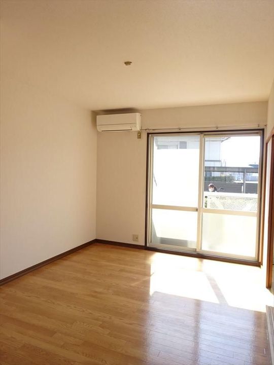 福岡県久留米市上津1(アパート)の賃貸物件の居間