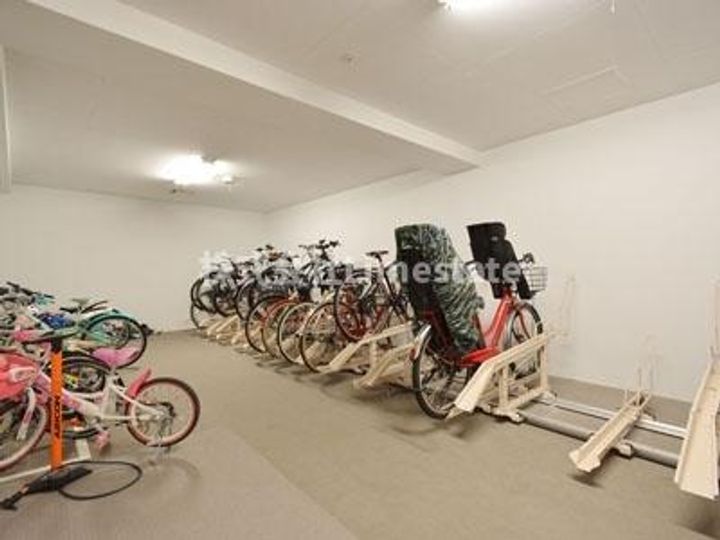 コスモリード南麻布の地図