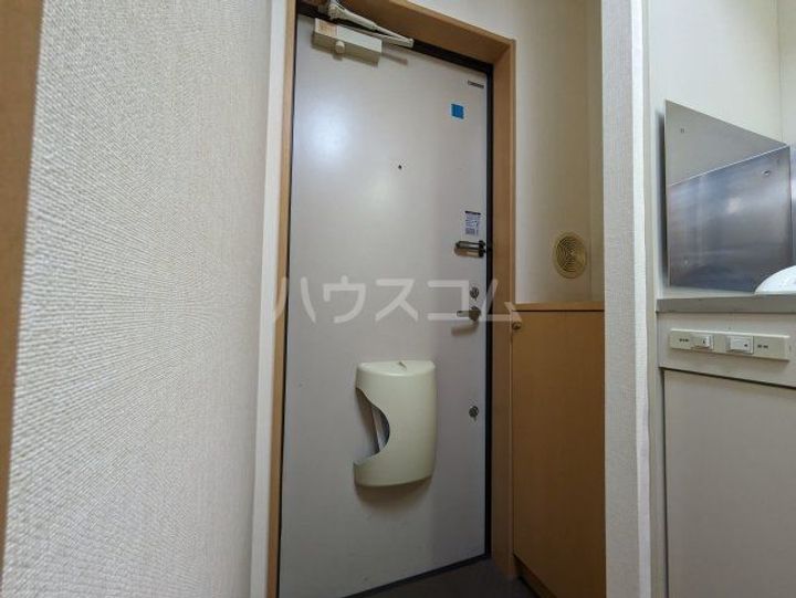フラットK柿の木坂の玄関