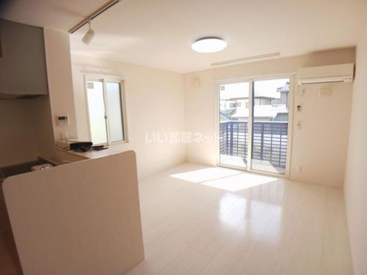 新潟県上越市春日新田2(アパート)の賃貸物件の居間