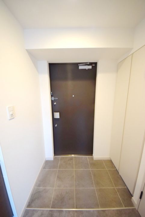 ルブリカント アラカワ ベースの玄関