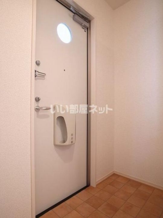 大阪府堺市西区鳳中町7(アパート)の賃貸物件の玄関