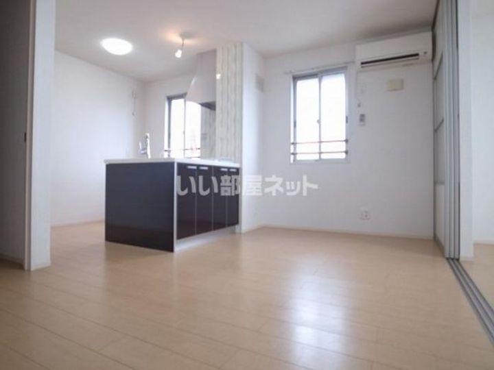 大阪府堺市西区鳳中町7(アパート)の賃貸物件の居間