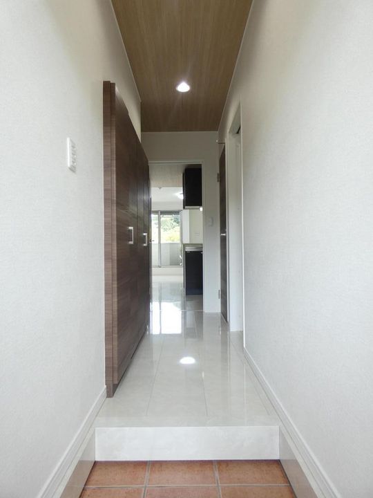 エンパレスV7の玄関