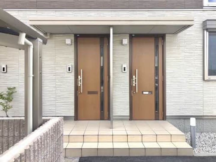 アヴィーロード今保 B棟の外観