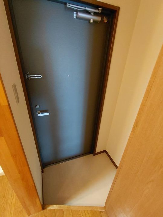 メゾングランディールの玄関