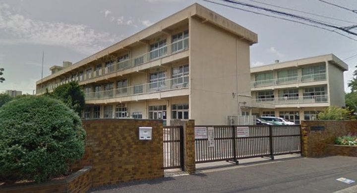 アリビオIの周辺