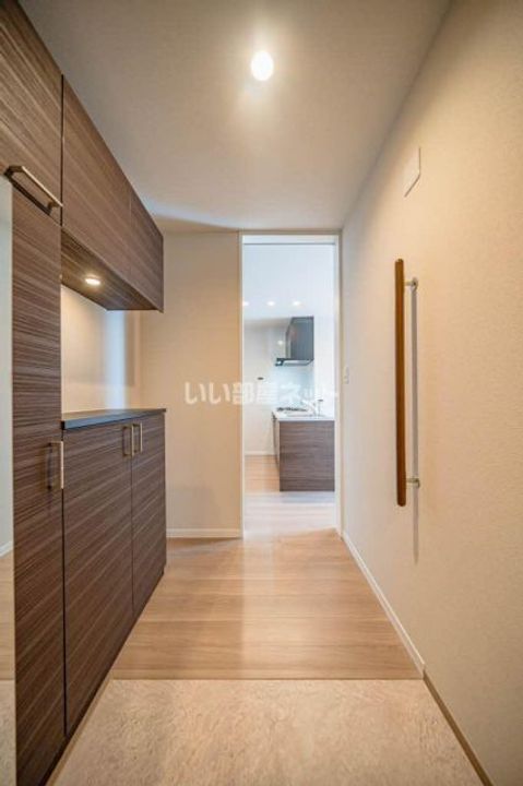 三重県四日市市本郷町(マンション)の賃貸物件の玄関