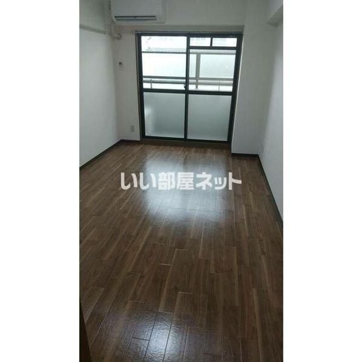 ヒルズかすみの居間