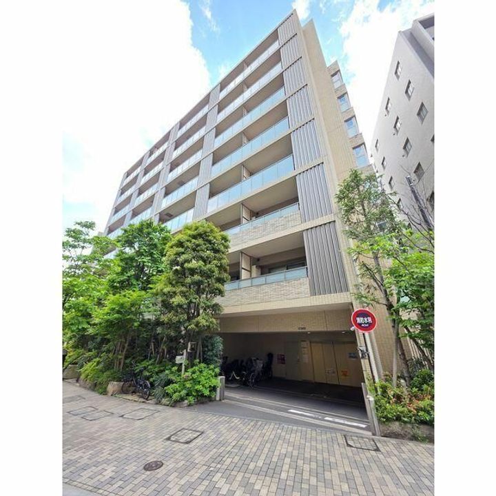 東京都新宿区若葉2(マンション)の賃貸物件の外観