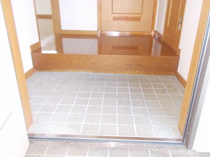 マンション柳川の玄関