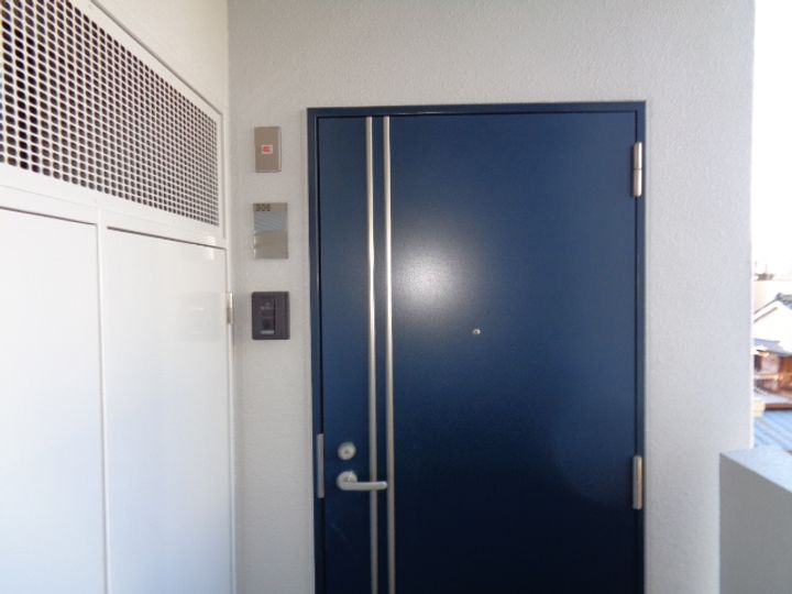 グランストーク八幡の玄関