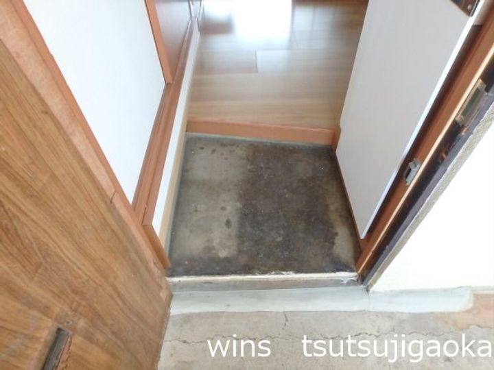 東京都調布市国領町6(アパート)の賃貸物件の玄関