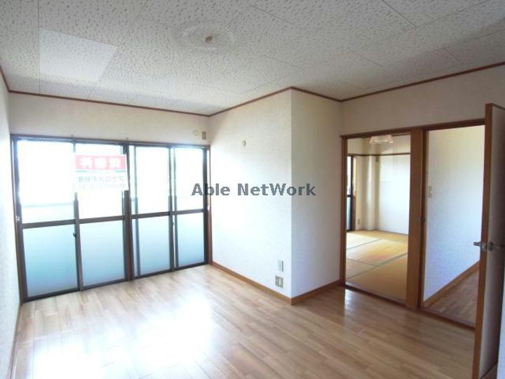 岐阜県岐阜市鷺山向井町(マンション)の賃貸物件の居間