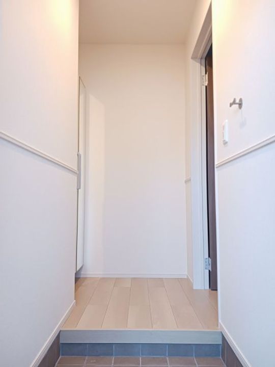 アーデルハイツ Bの玄関