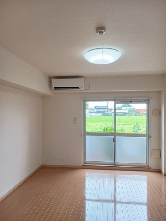 神奈川県足柄上郡開成町吉田島(マンション)の賃貸物件の居間