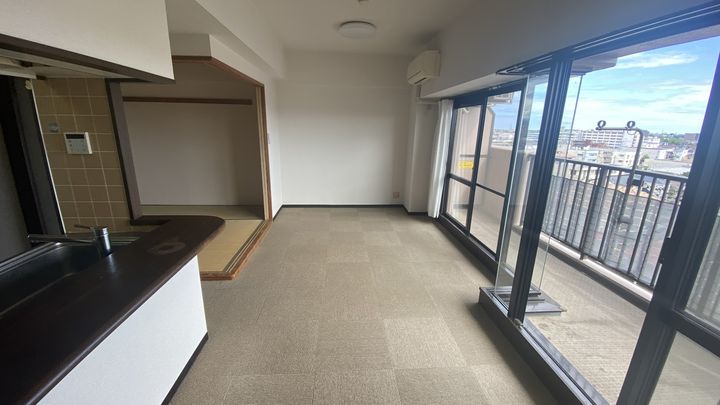 ナイスアーバン大和町ステイツの居間