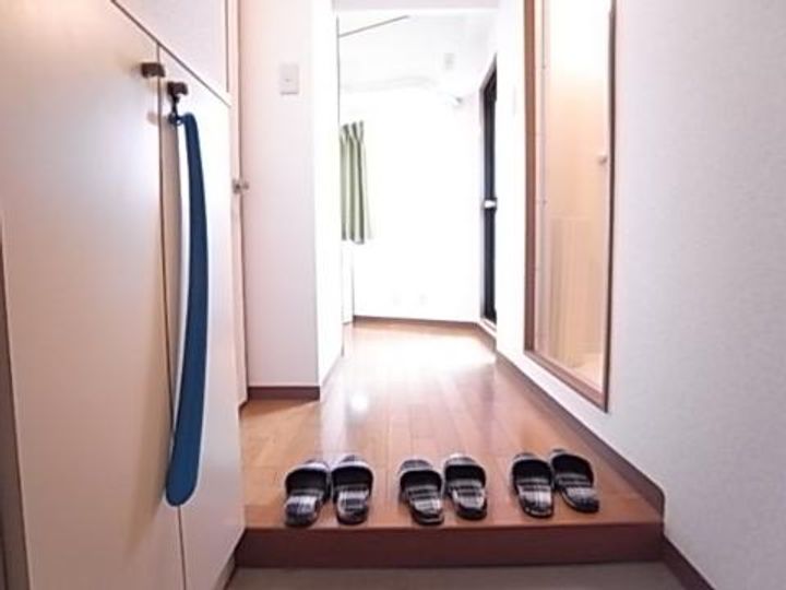 ファミティ弐番館の玄関