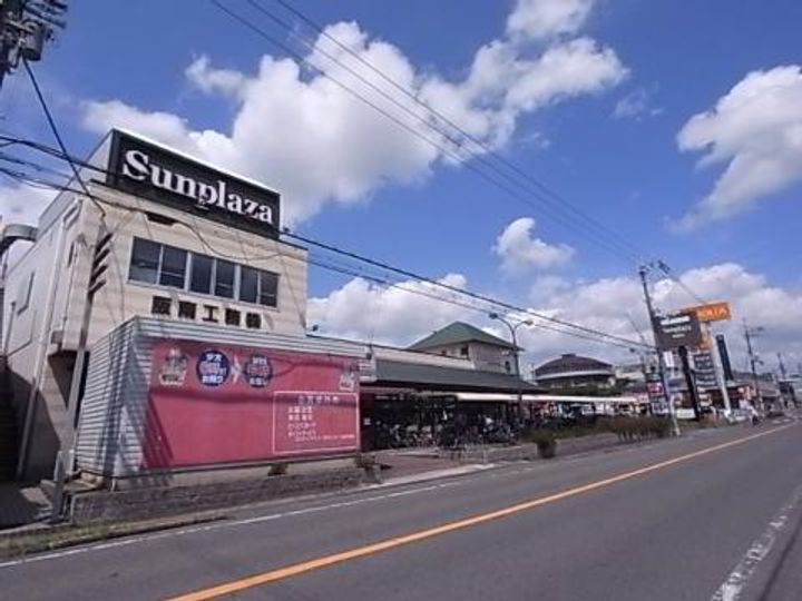 ファミティ弐番館の周辺
