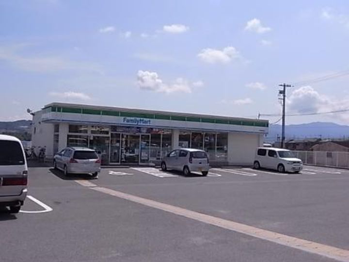 ファミティ弐番館の周辺