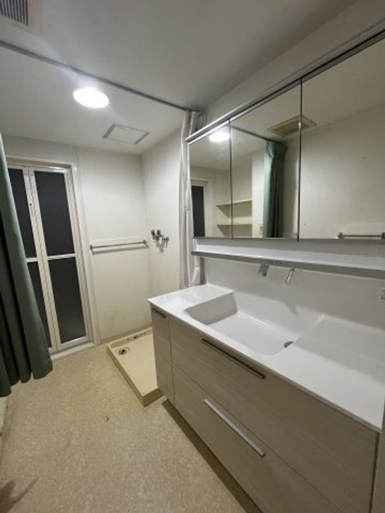 コロネード原山5号棟の内装