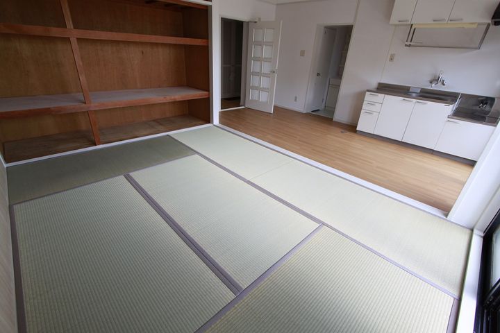 第2仁井田マンションの居間