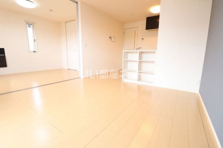 埼玉県草加市八幡町(アパート)の賃貸物件の居間