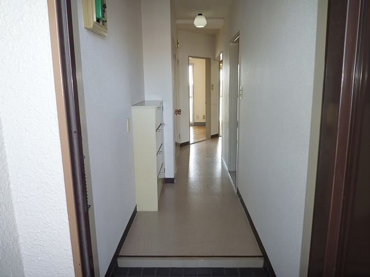 東京都調布市菊野台1(マンション)の賃貸物件の玄関