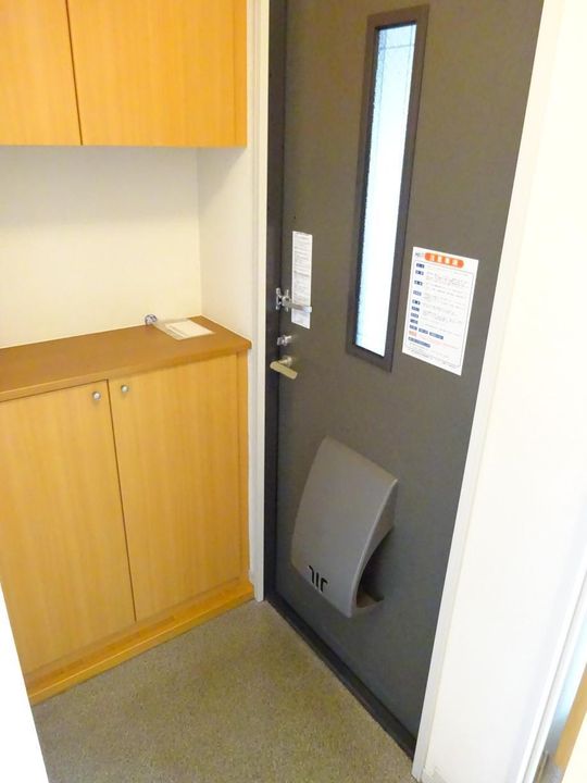 グレース城下Dの玄関